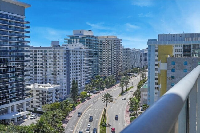 Building Photo - 5900 Collins Ave
