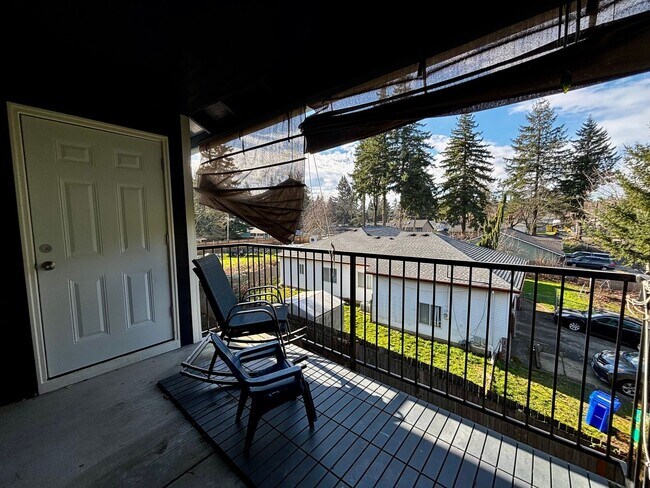 Foto del edificio - Modern Condo in Gresham near Glendoveer!