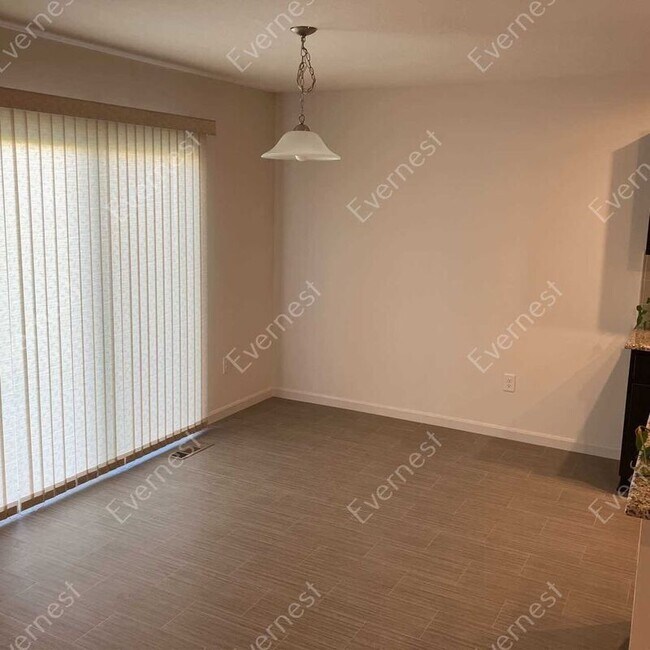 Foto del edificio - 8376 Apricot Wy