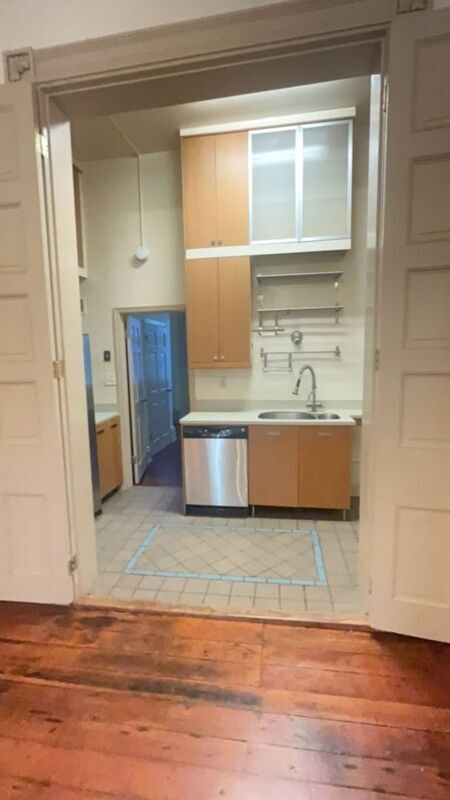 Foto del edificio - 216 W Monument St