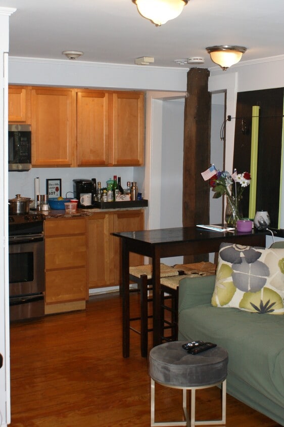 Primary Photo - 38 Pelham St