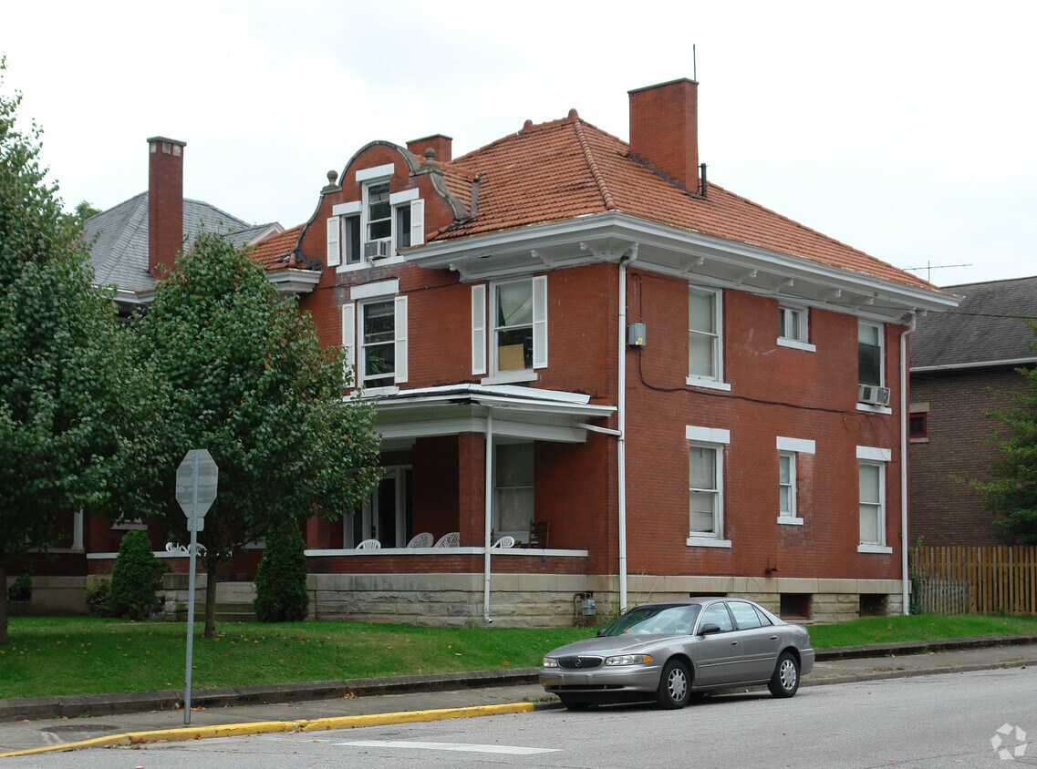 Building Photo - 1501 Virginia St E