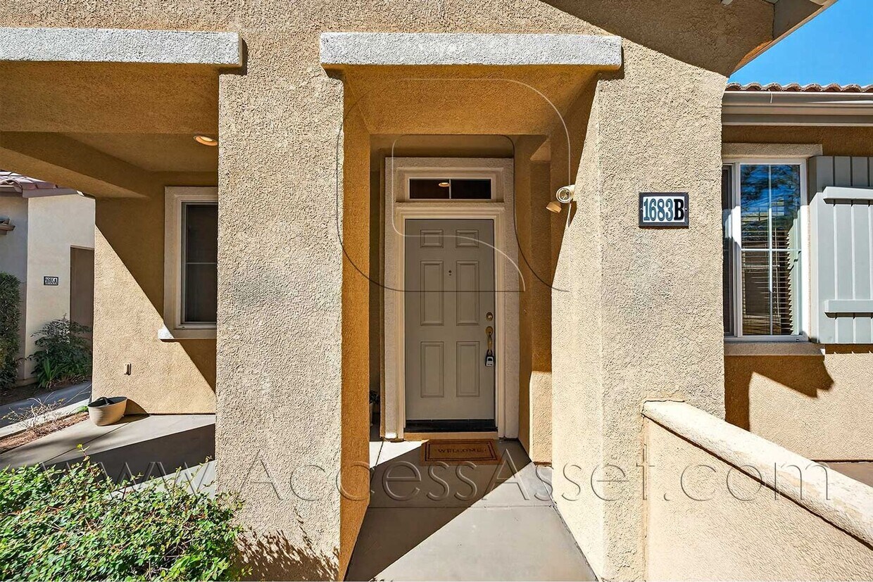 Foto principal - 55+ Age Community – Charming 2 Bed / 2 Bat...