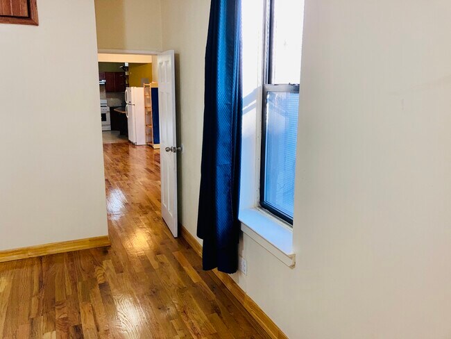 Building Photo - 516 Greene Ave