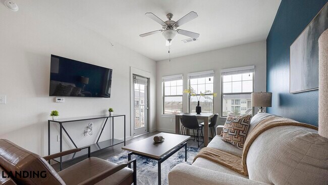 Foto del edificio - 2115 Windsor Blvd