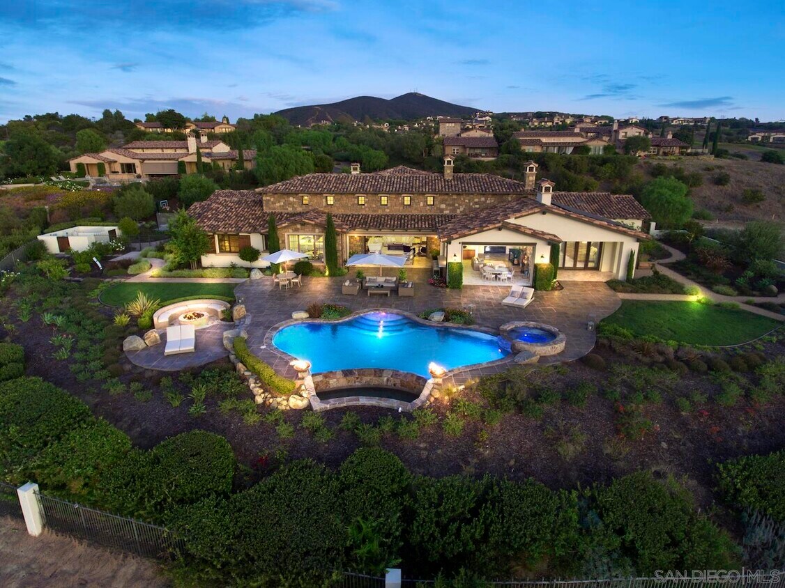 Foto principal - 8415 Run of the Knolls Ct