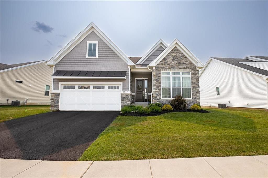 6867 Tulip Ln, Bath, PA 18014 House Rental in Bath, PA