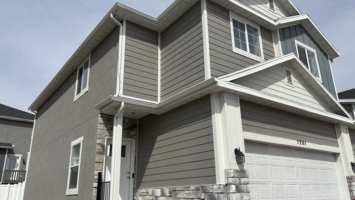 Primary Photo - 7261 N Silver Spring Way