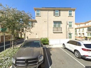 Building Photo - 465 Pecana St