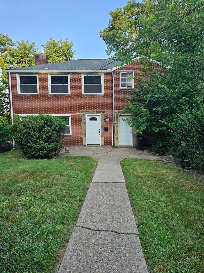 Welcome to your new home - 4355 Coleridge St