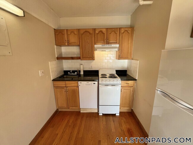 Foto del edificio - 1110 Commonwealth Ave