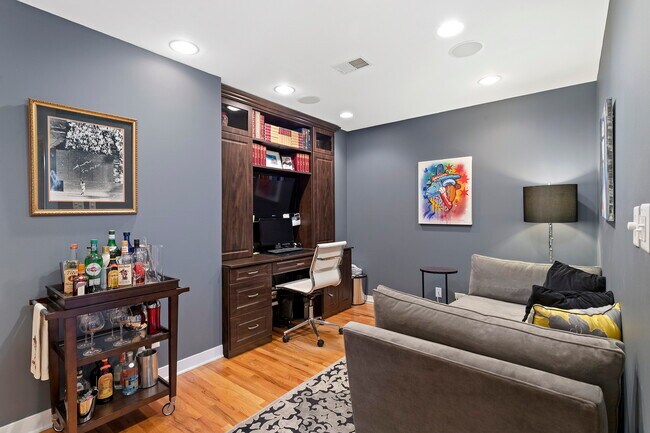 Foto del edificio - 841 W Monroe St