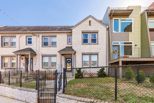 Photo - 712 Shepherd Rd NW Townhome