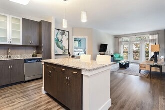 Building Photo - Mallory Square