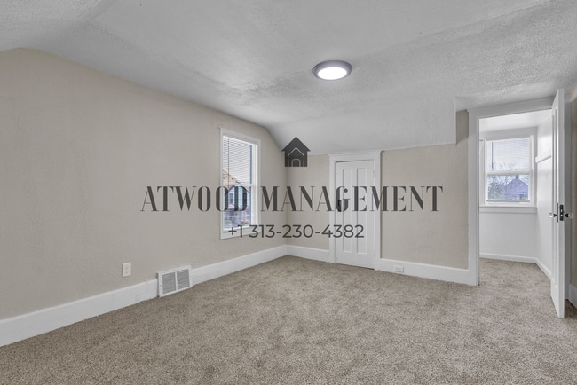 Building Photo - Fully Renovated 3-Bedroom Home – Move-In Ready for You!