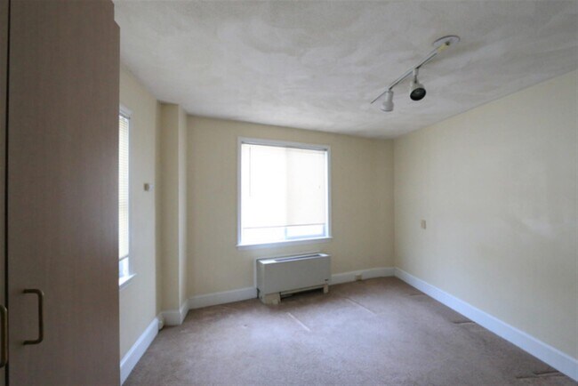 Building Photo - 14 Mount Auburn St