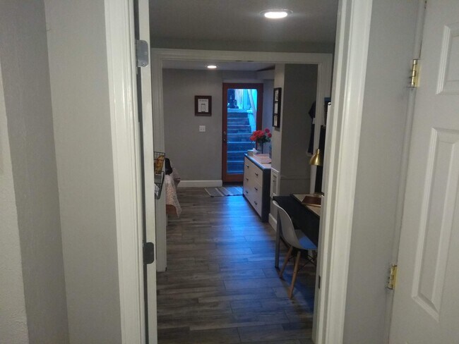 Foto del edificio - 2415 N Vine St