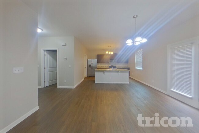 Building Photo - 1008 Eldon Ln