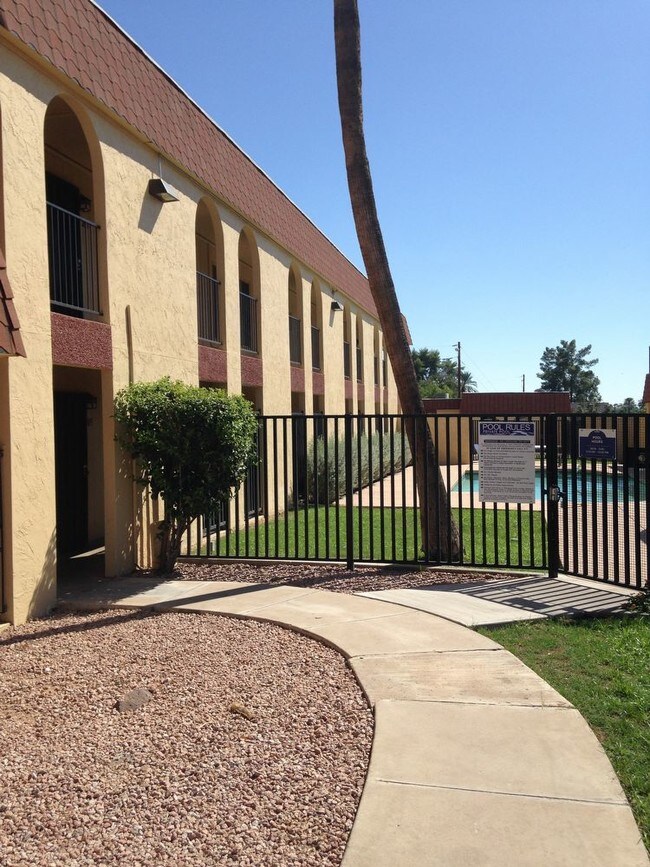 Foto del edificio - 7625 N 19th Ave