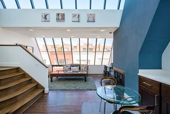 Foto del edificio - 3209 Cherry Hill Ln