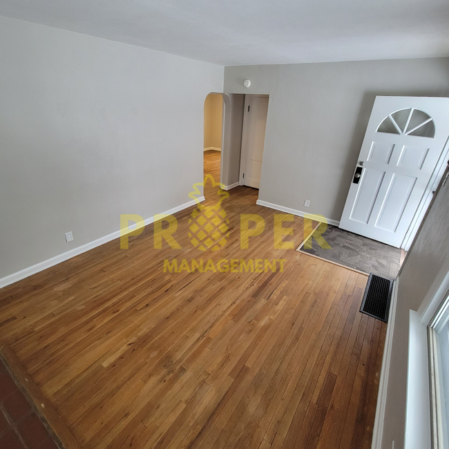 Building Photo - Everything is new in the 3 bed, 1 Bath Cap...