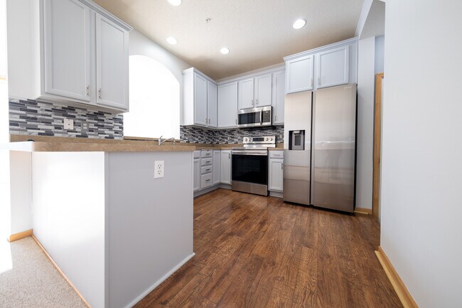 Building Photo - 7516 Parkridge Ln