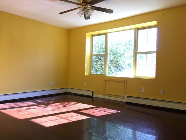 unfurnished - 5250 Post Rd