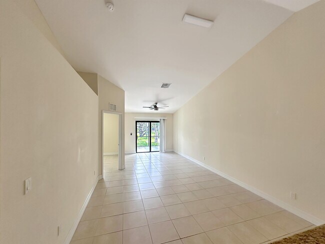 Foto del edificio - 136 Cultural Park Blvd