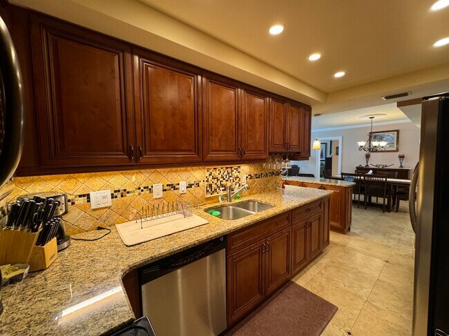 Foto del edificio - 3450 S Ocean Blvd