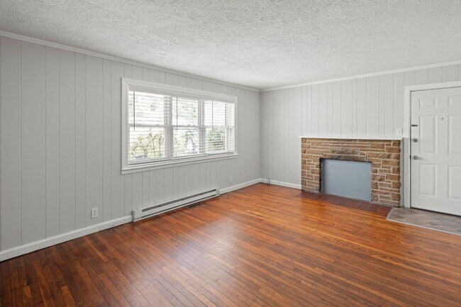 Building Photo - West Asheville Apartment - One Bedroom Plus Office
