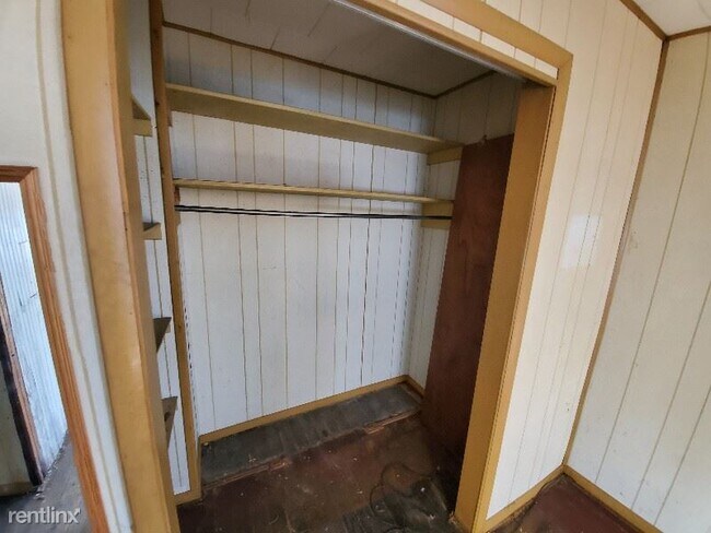 Building Photo - 2 br, 1 bath House - 1102 Broadway St A Un...