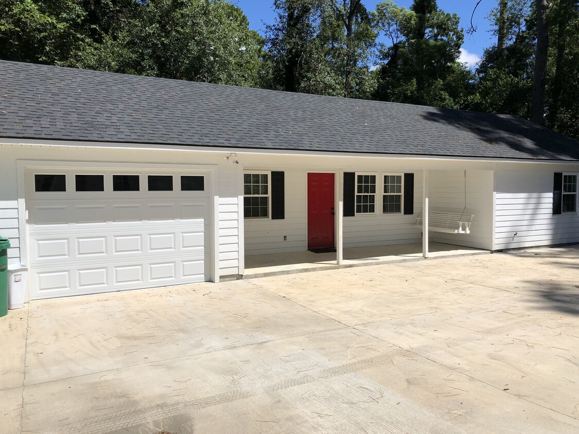 1205-B North Oak Street - 1205 N Oak St