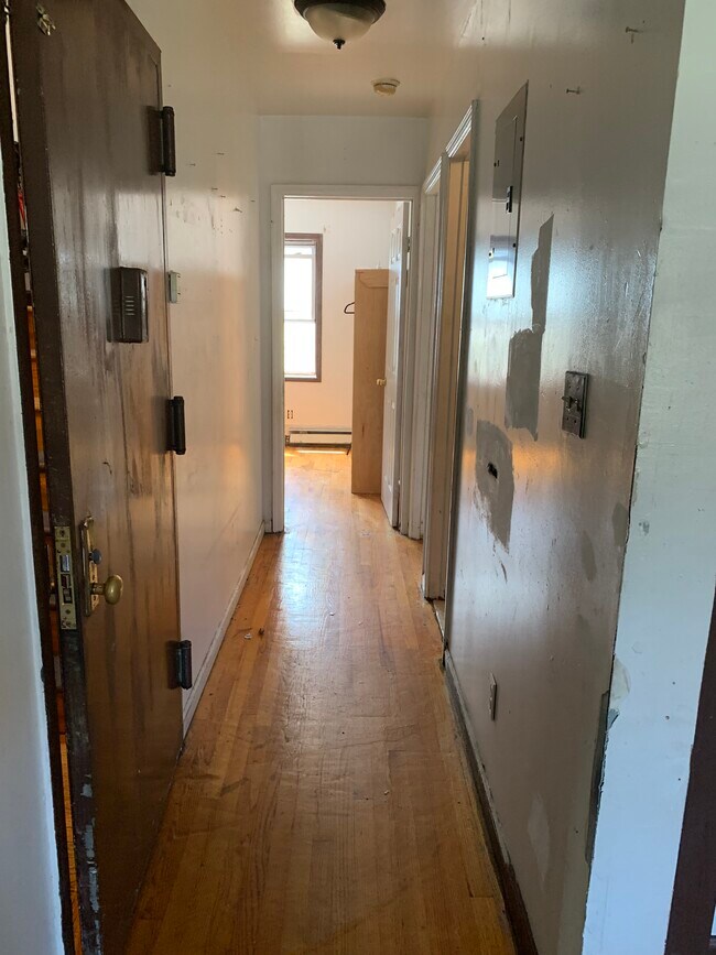 Corridor - 4012 97th St