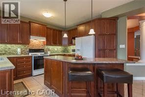 Building Photo - 126 Falconridge Dr