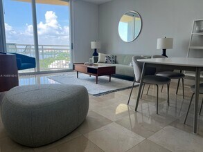 Building Photo - 2475 Brickell Ave