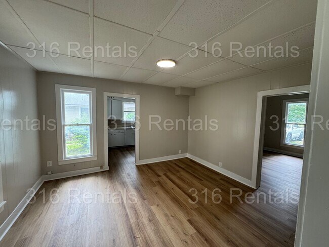 Foto del edificio - $875 - 2 bed 1 bath - Single Family Home