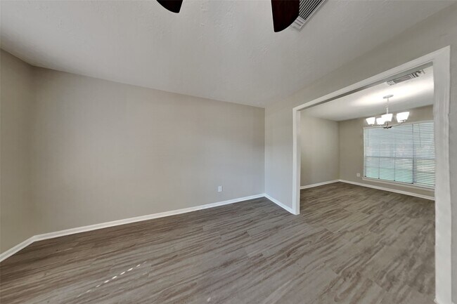 Foto del edificio - 8415 Sparkling Springs Dr