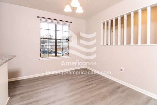 Building Photo - 3403 Blackstone St