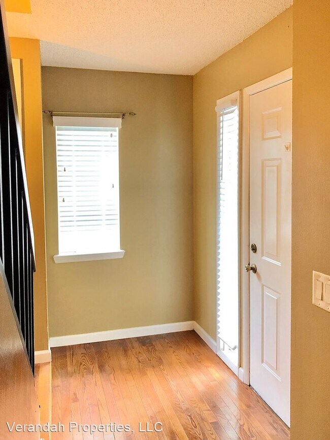 Building Photo - 6932 Country Corner Ln