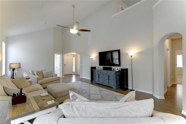 Building Photo - 621 Cortona Ln