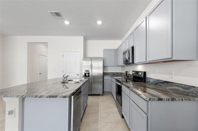 Foto del edificio - WESLEY CHAPEL TOWNHOME FOR RENT!