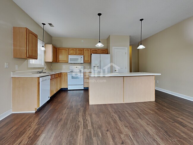 Foto del edificio - 10884 Roundtree Rd