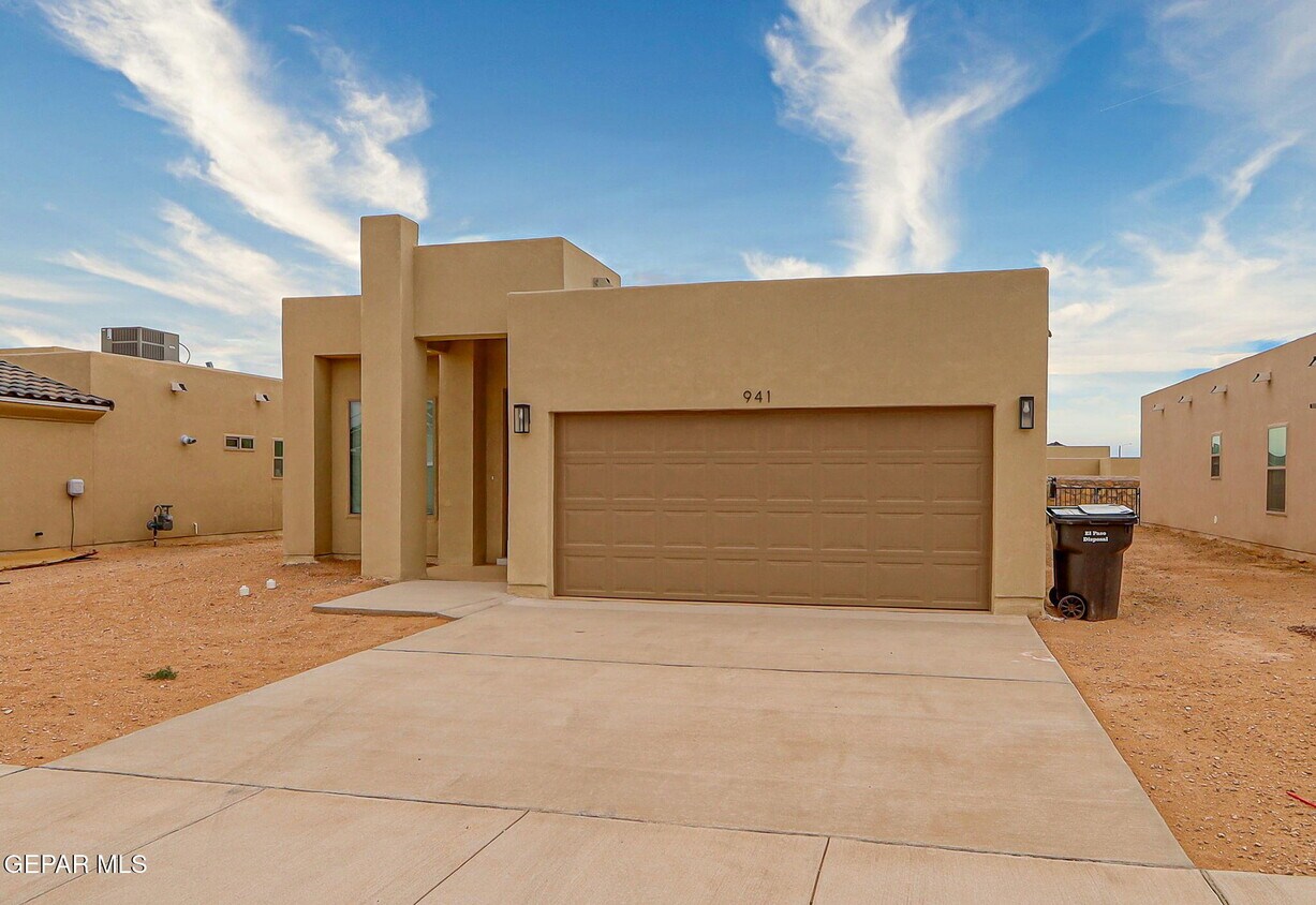 Foto principal - 941 Sandhurst Pl