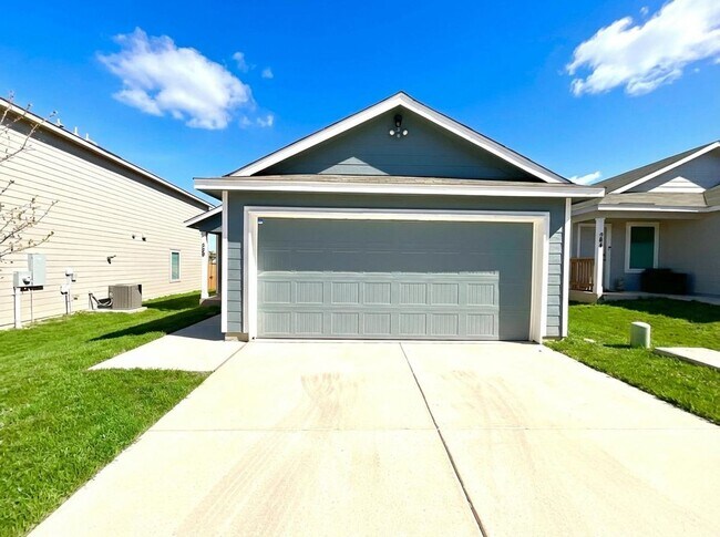 Foto del edificio - *MOVE IN SPECIAL* Skip Apartment Living — Upgrade to Your Own Home, First Time Rental! Fiber Opti...