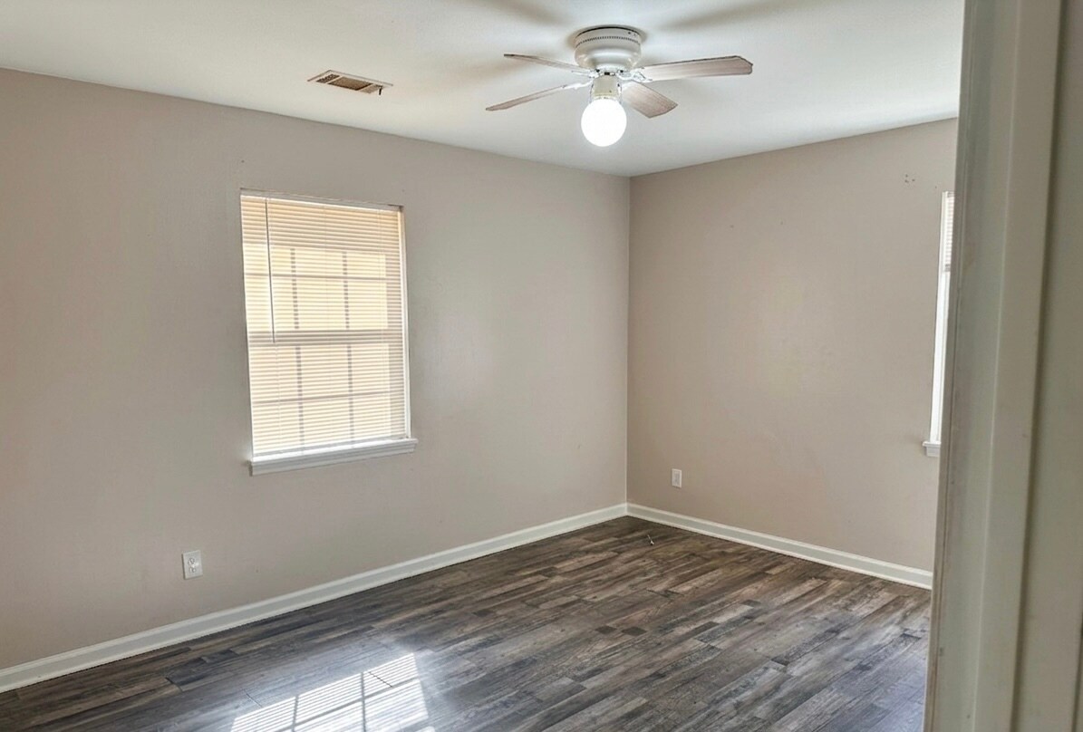 Foto del edificio - 4542 Candlestick Ln