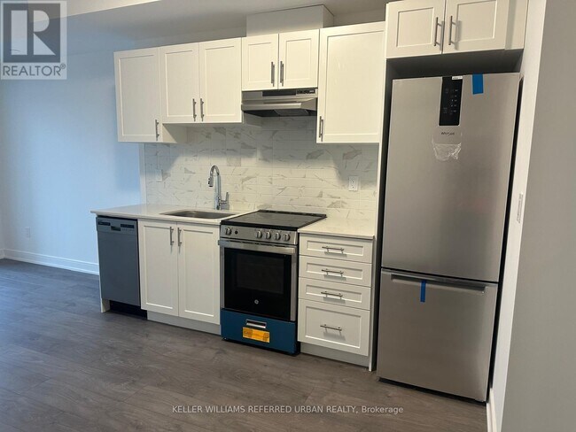 Photo du bâtiment - 715 Davis Dr