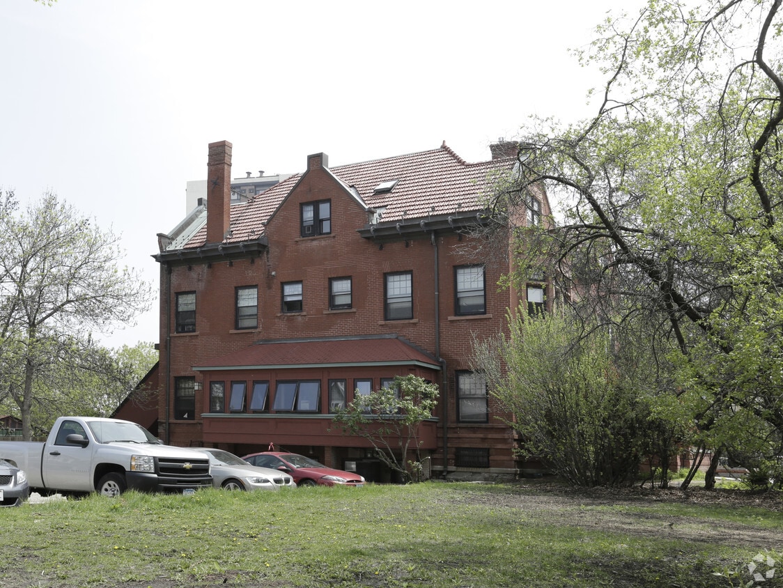 Building Photo - 236 Clifton Ave