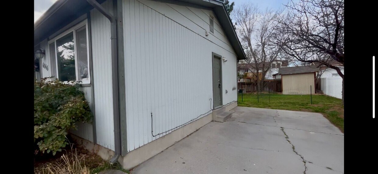 Building Photo - 6046 S 4000 W