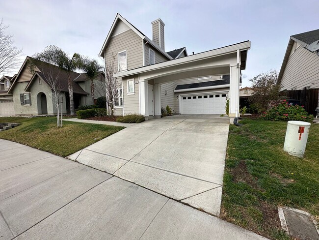 Foto del edificio - Beautiful 3 Bed 3 Bath Tracy Home