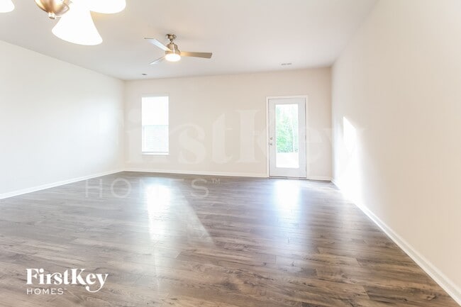 Building Photo - 1204 Mission Hill Ln